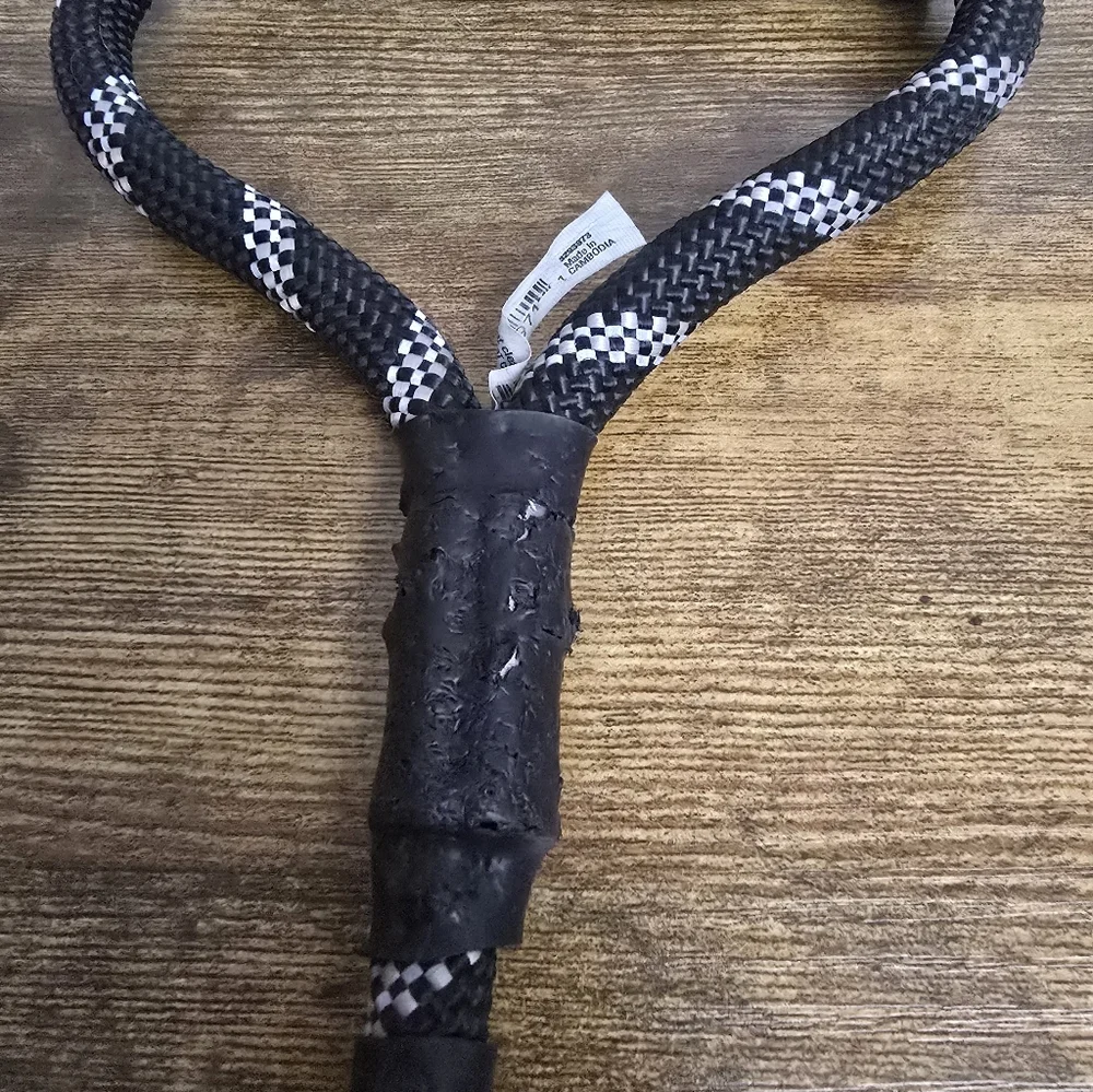 Large Handle Leash Attachment For Extra Tight Grip